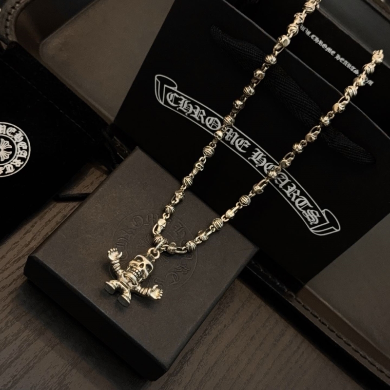 Ch*0me He**ts necklaces